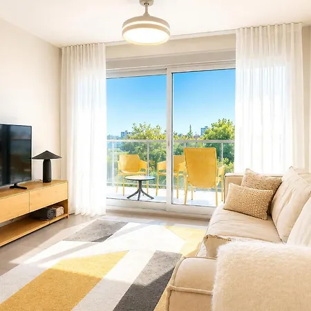 2 Bedroom Awesome In Moncofa Appartamento *
